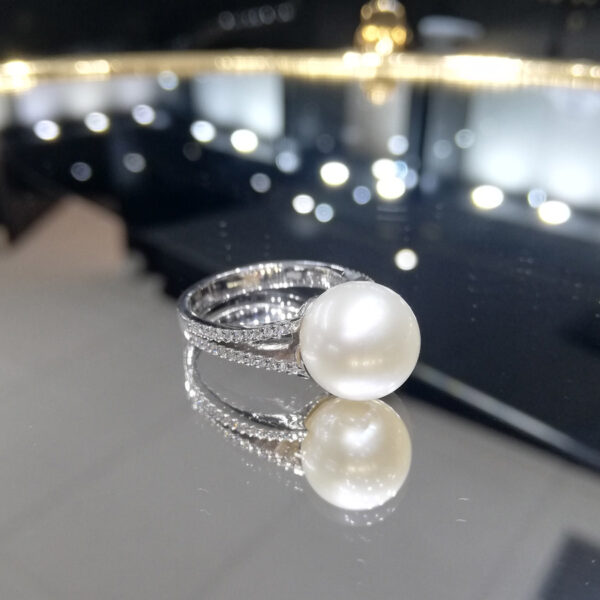 Anillo perla cultivada diamantes oro blanco Joyería Rincon mod 2